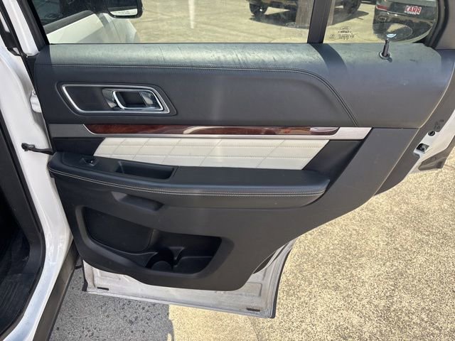 Used 2016 Ford Explorer Platinum AWD/4WD image 37