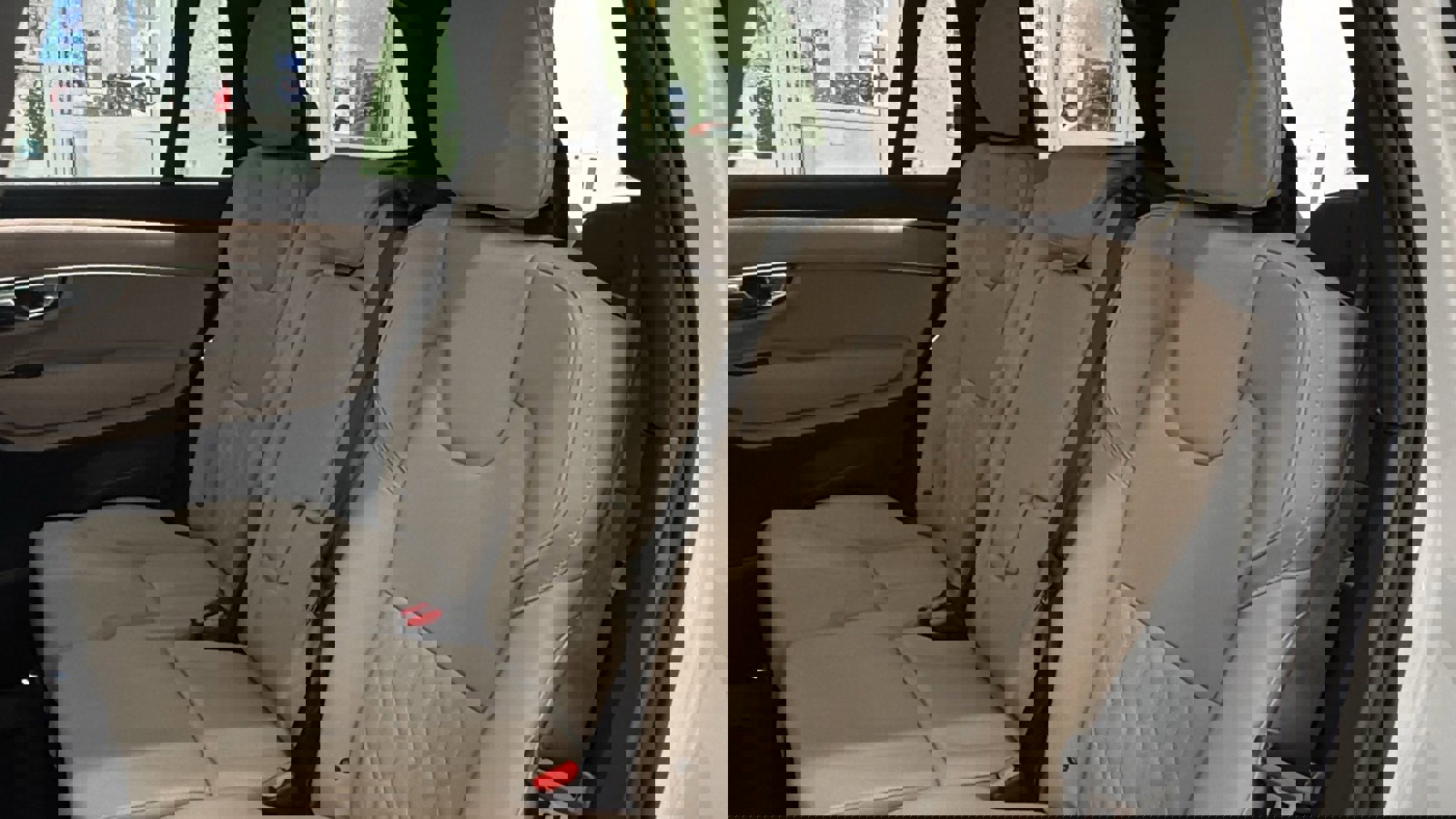 New 2026 Volvo XC90 T8 Plus w/ Protection Package Premier image 26