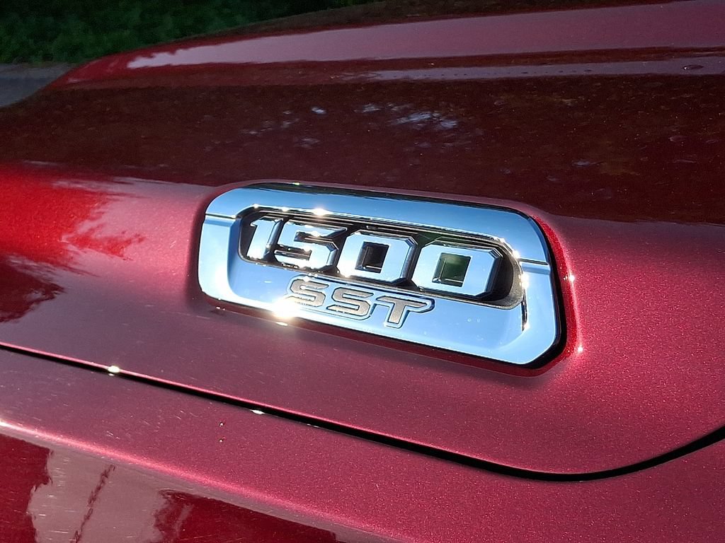 Used 2025 RAM 1500 Laramie AWD/4WD image 34