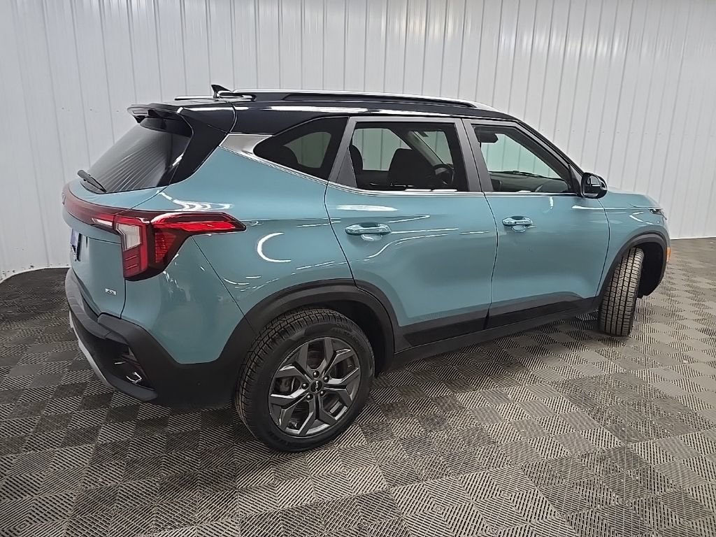 Used 2024 Kia Seltos S AWD/4WD image 3