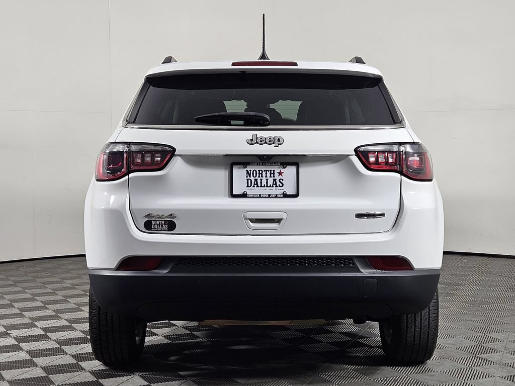 Used 2022 Jeep Compass Latitude AWD/4WD image 4