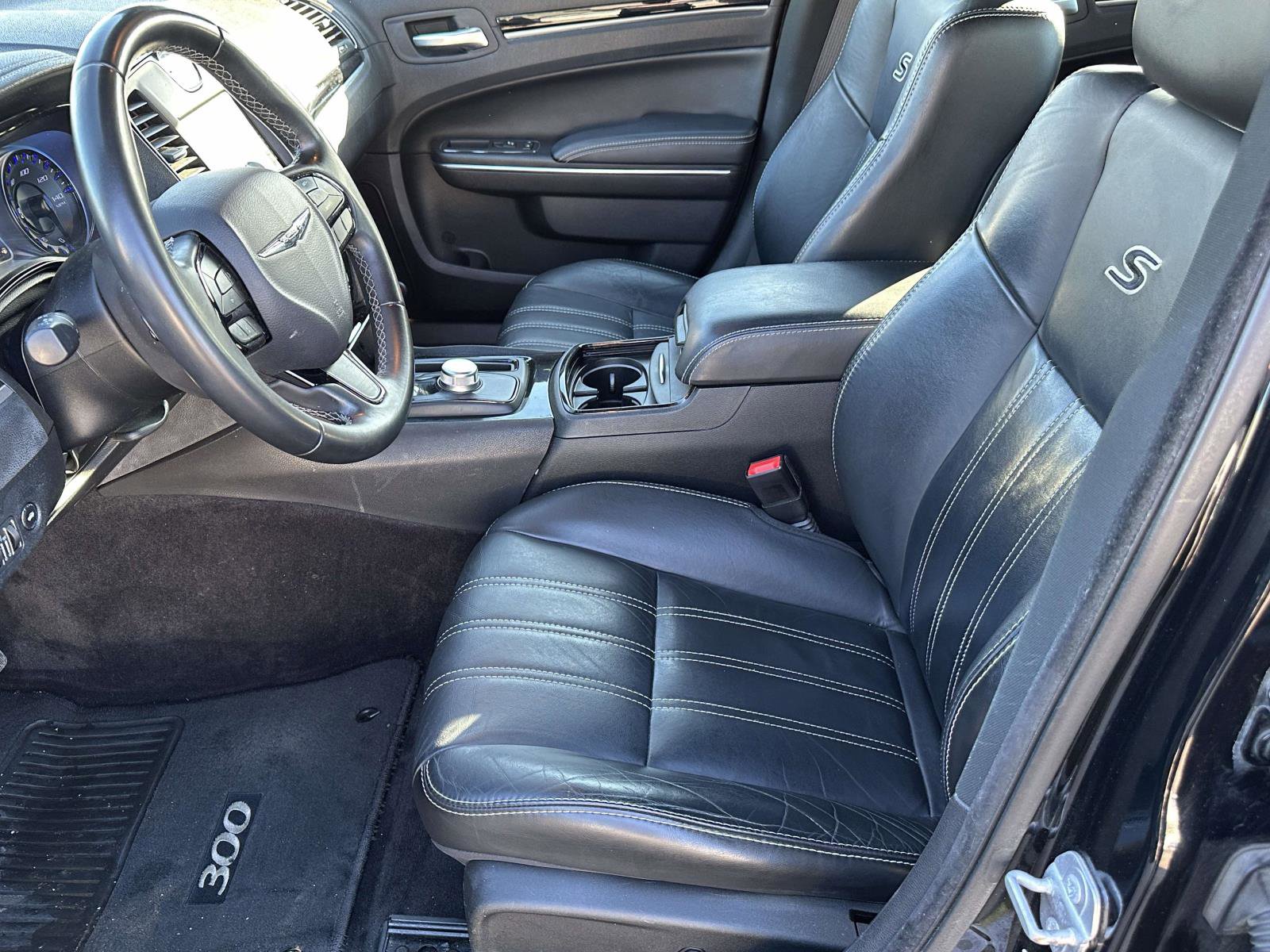 Used 2017 Chrysler 300 S image 20