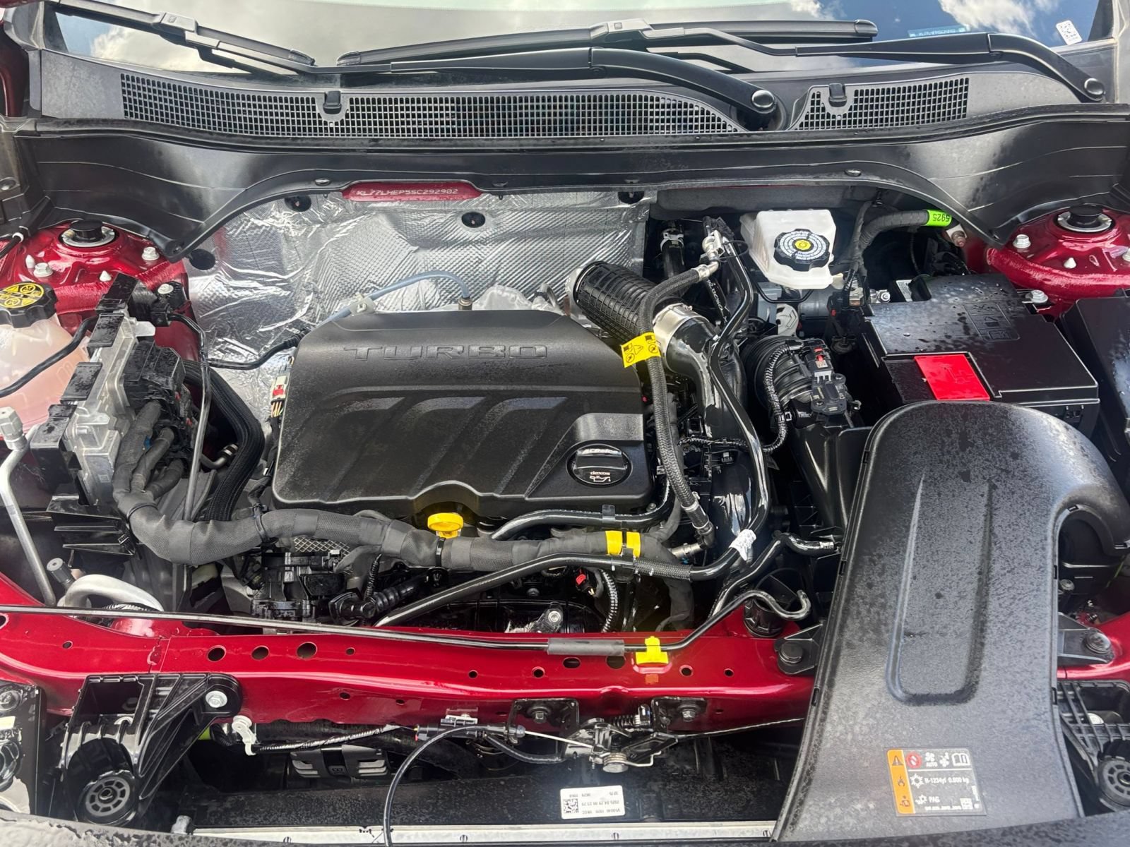 Used 2025 Chevrolet Trax LT FWD image 31