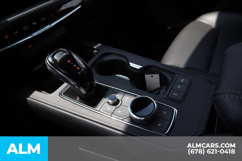Used 2025 Cadillac XT4 Premium Luxury image 32