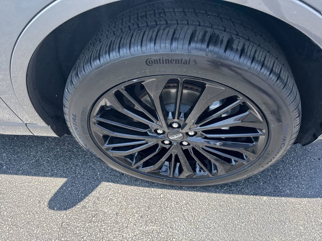 Certified 2023 Lincoln Corsair Reserve w/ Jet Appearance Package image 8
