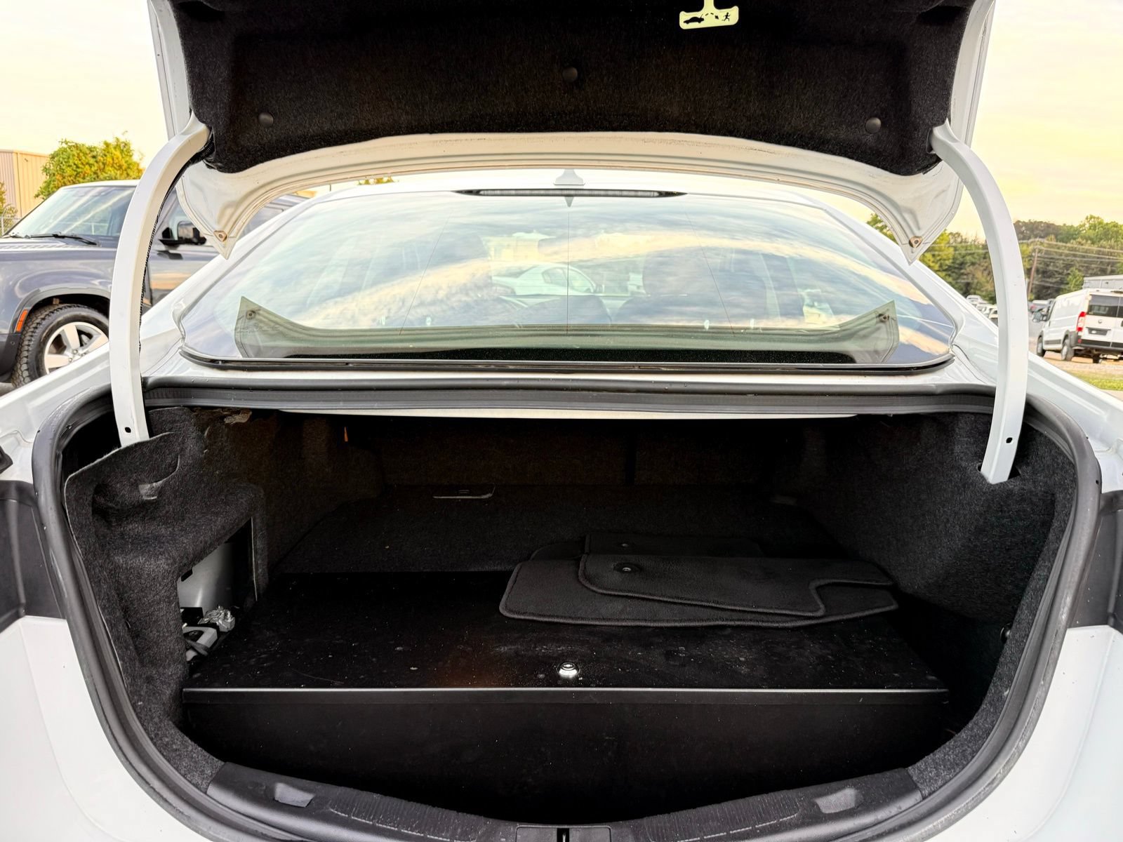 Used 2019 Ford Fusion SE FWD image 36