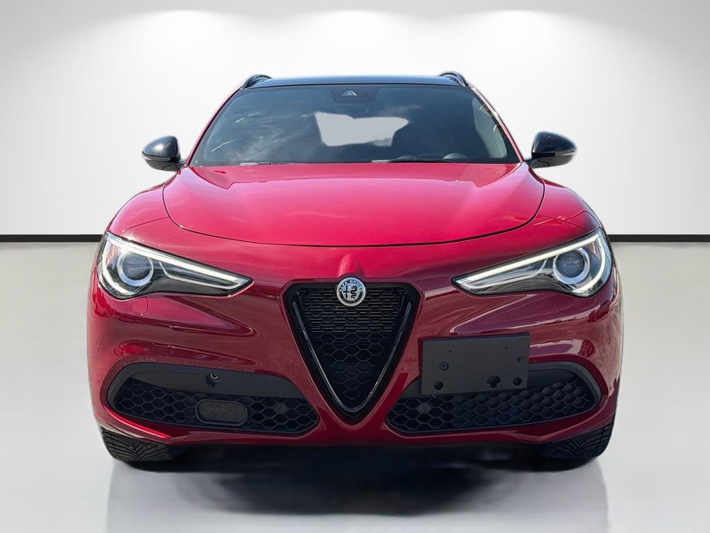 Used 2022 Alfa Romeo Stelvio Veloce AWD/4WD image 2