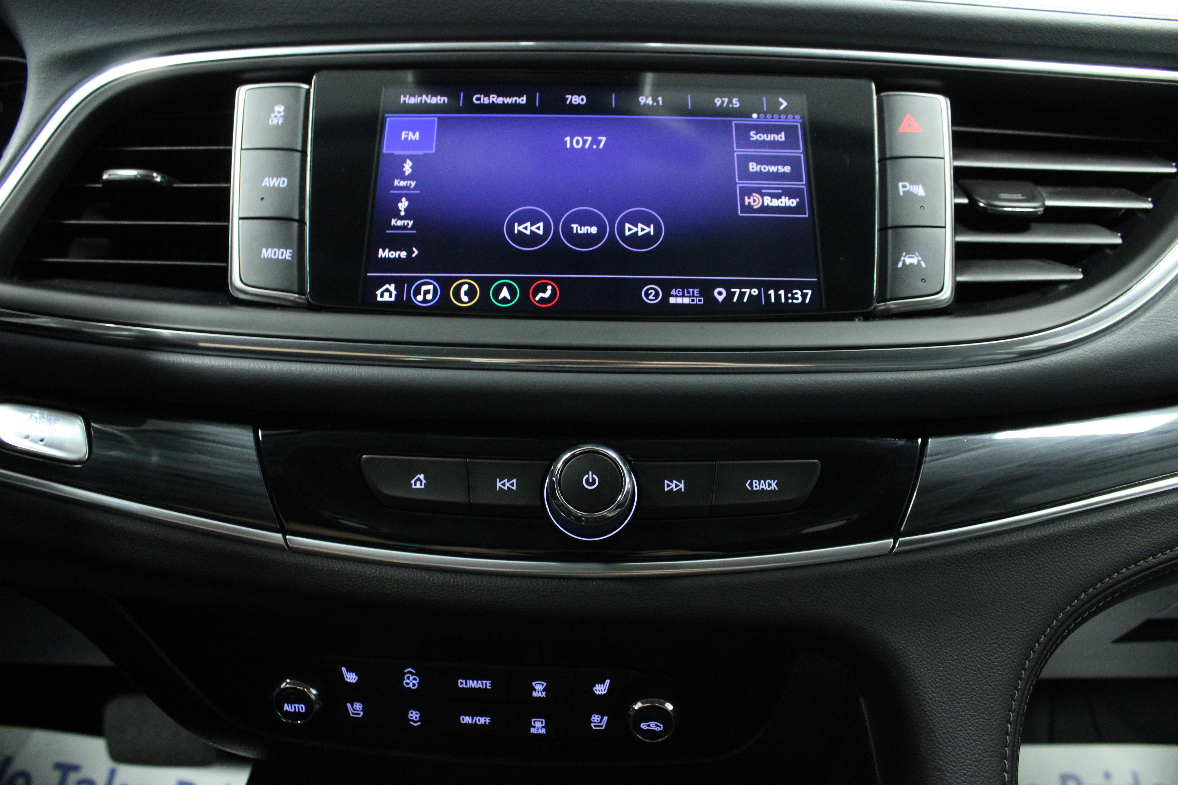 Used 2021 Buick Enclave Premium w/ Sun and Sites Package image 23