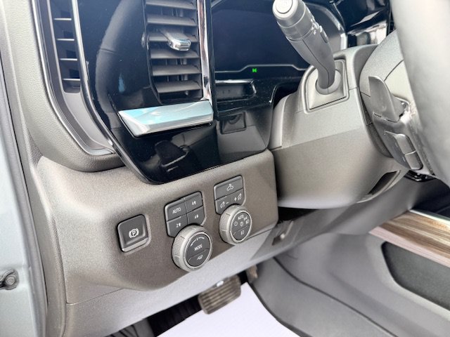 Used 2025 Chevrolet Silverado 1500 RST AWD/4WD image 12