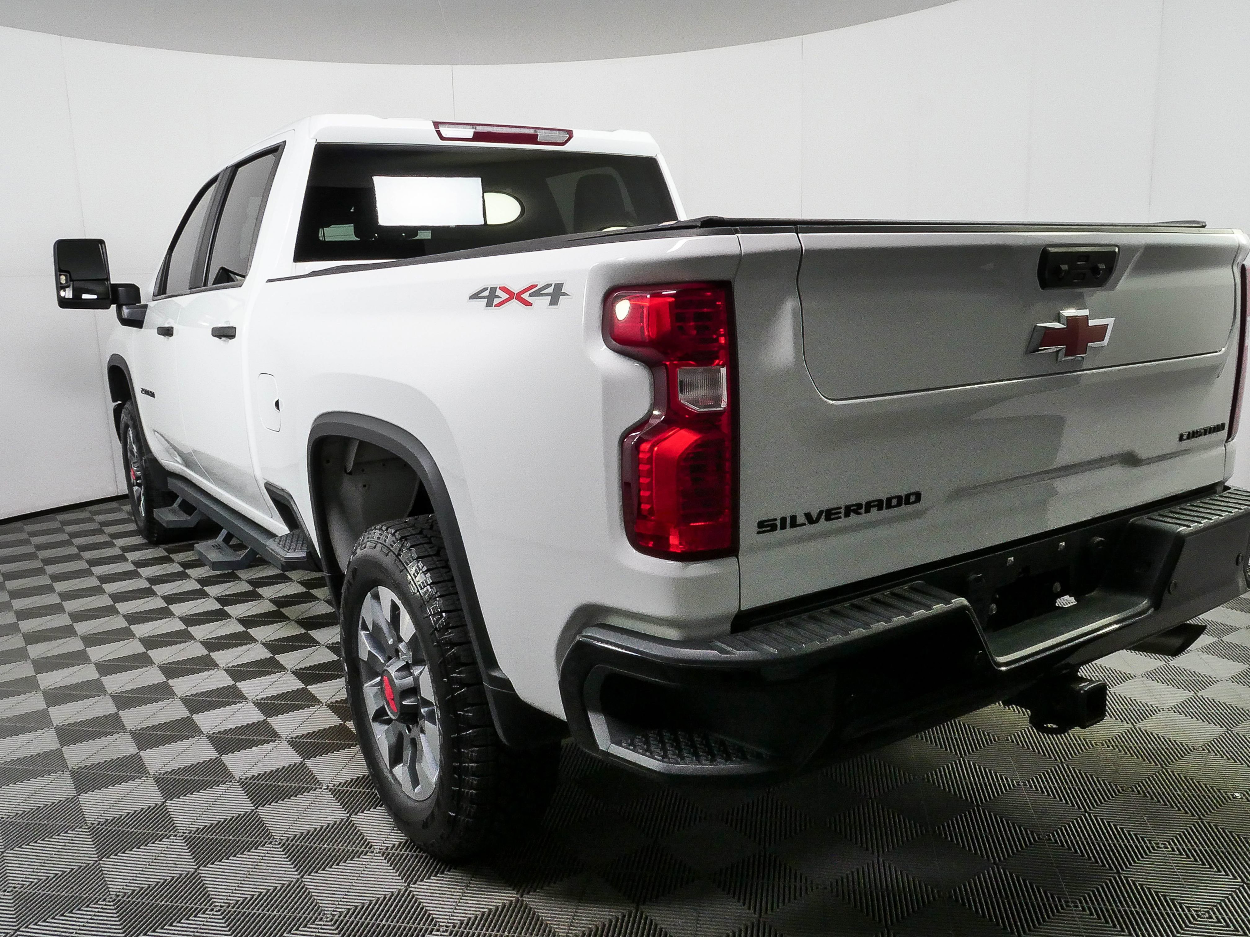 Used 2024 Chevrolet Silverado 2500 Custom w/ Custom Value Package AWD/4WD image 26