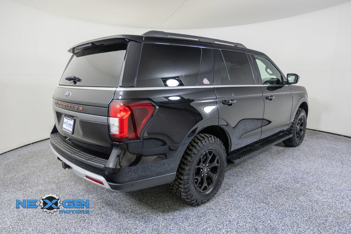 Used 2022 Ford Expedition Timberline w/ Equipment Group 501A AWD/4WD image 7