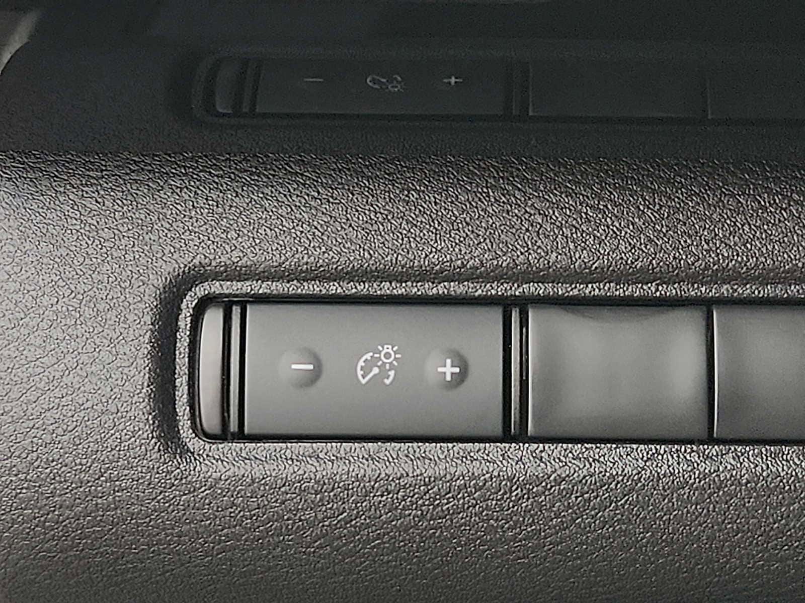 Used 2022 Nissan Pathfinder S AWD/4WD image 24