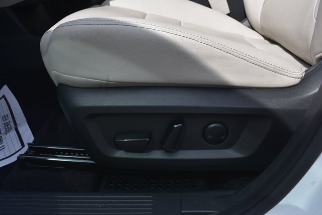 Used 2023 Nissan Rogue SL FWD image 13