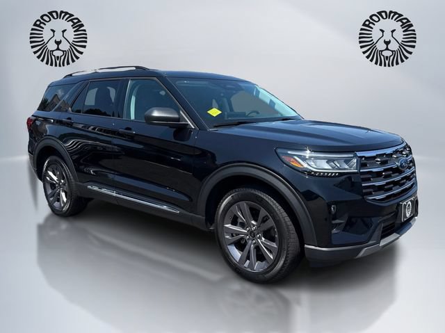 Used 2025 Ford Explorer Active w/ Active Comfort Package AWD/4WD image 3