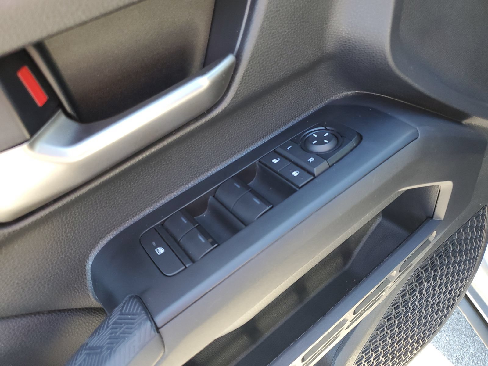 Certified 2025 Toyota Tacoma TRD Sport AWD/4WD image 20