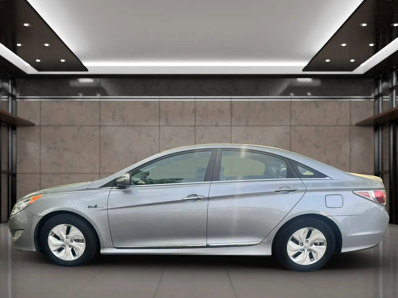 Used 2014 Hyundai Sonata Hybrid image 3