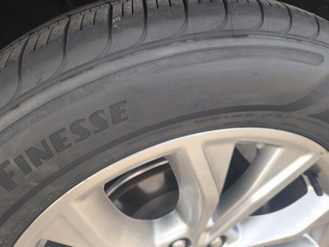 Used 2020 Ford Explorer XLT w/ Equipment Group 202A image 9