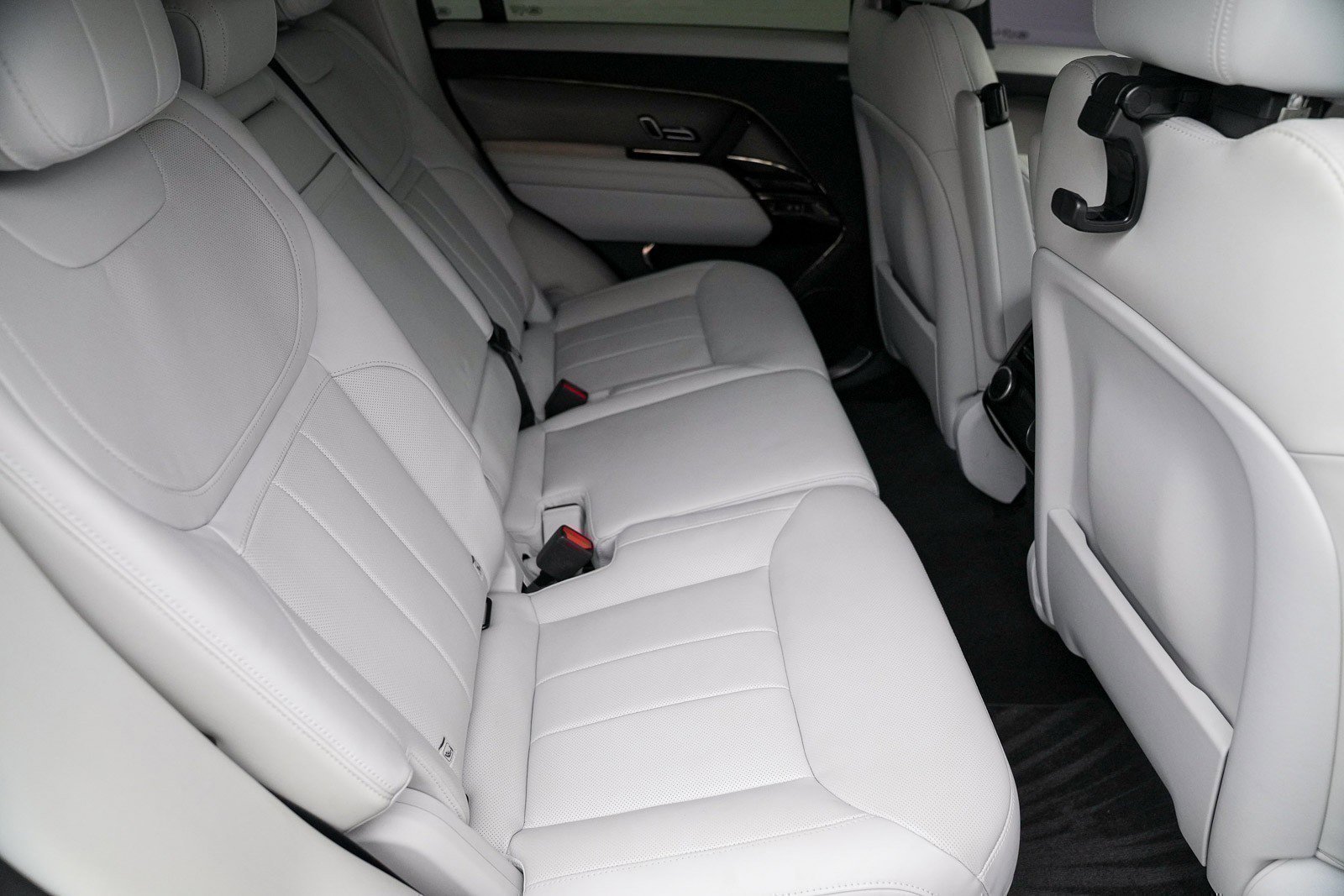 Used 2023 Land Rover Range Rover Sport SE AWD/4WD image 18