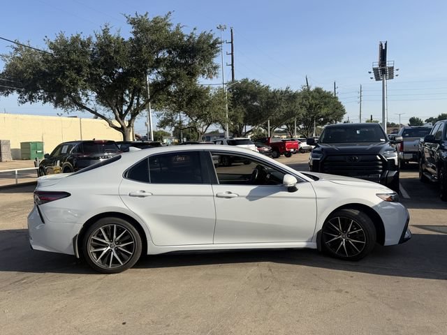 Used 2023 Toyota Camry SE FWD image 4