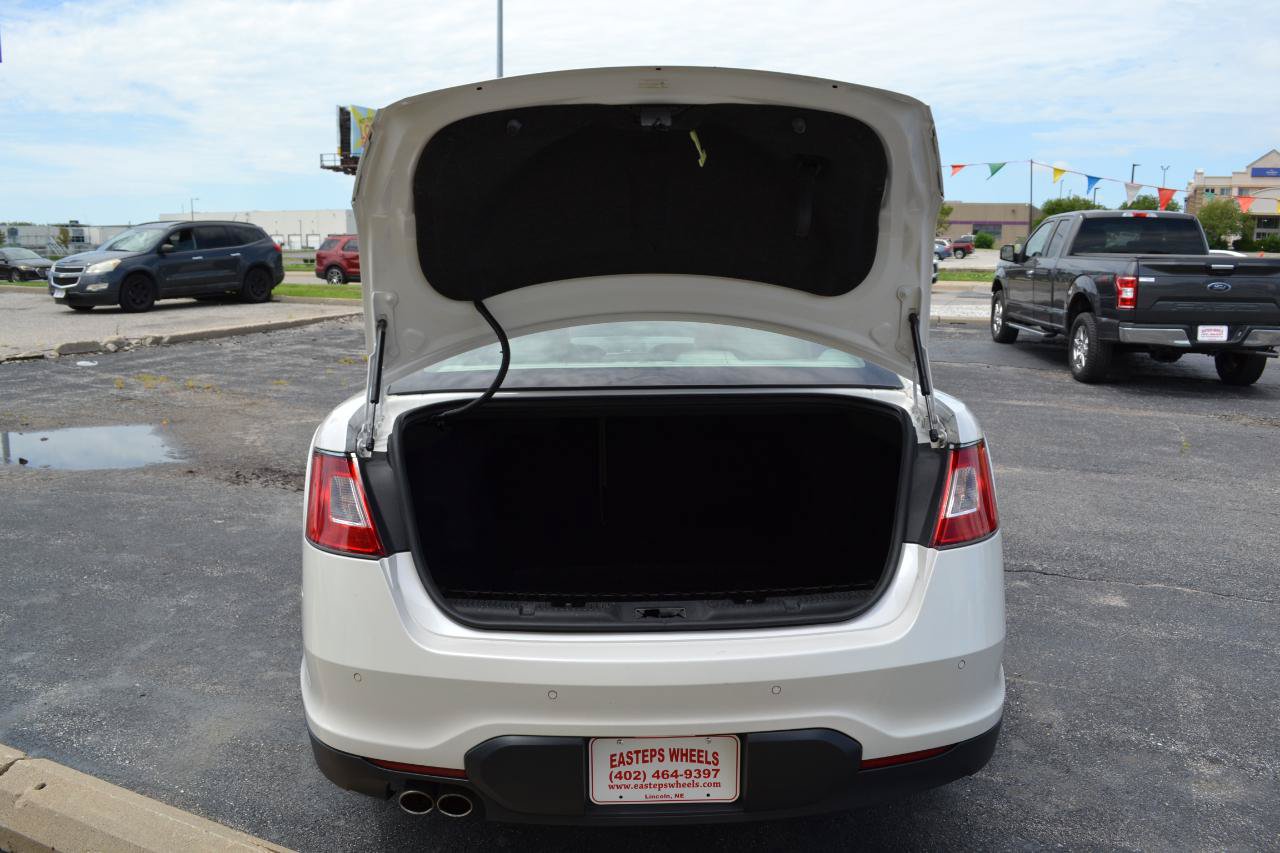 Used 2010 Ford Taurus Limited AWD/4WD image 7