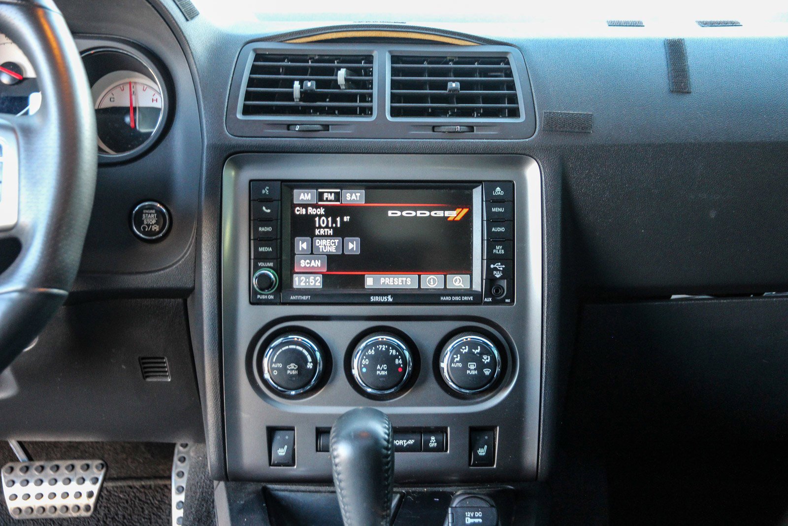 Used 2014 Dodge Challenger R/T image 21