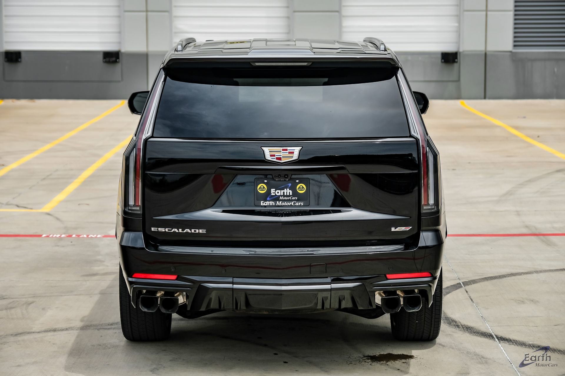 Used 2025 Cadillac Escalade V AWD/4WD image 13
