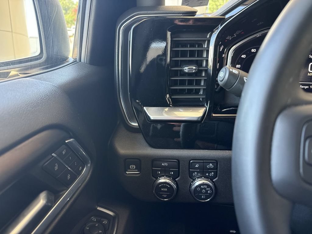 Certified 2025 GMC Sierra 1500 SLT AWD/4WD image 18