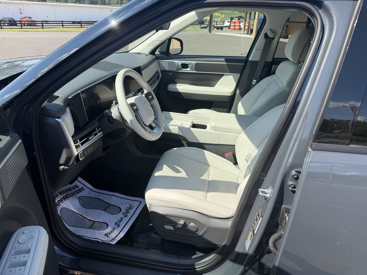 Used 2026 Hyundai Santa Fe SEL FWD image 9