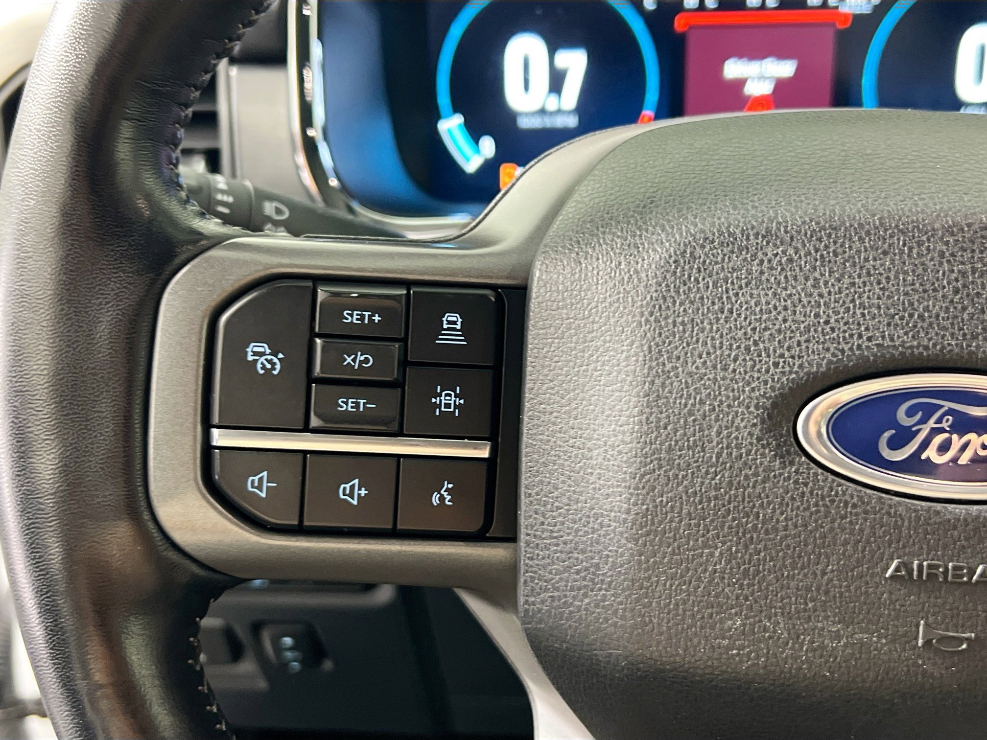 Used 2022 Ford F150 Lariat w/ Equipment Group 502A High image 18