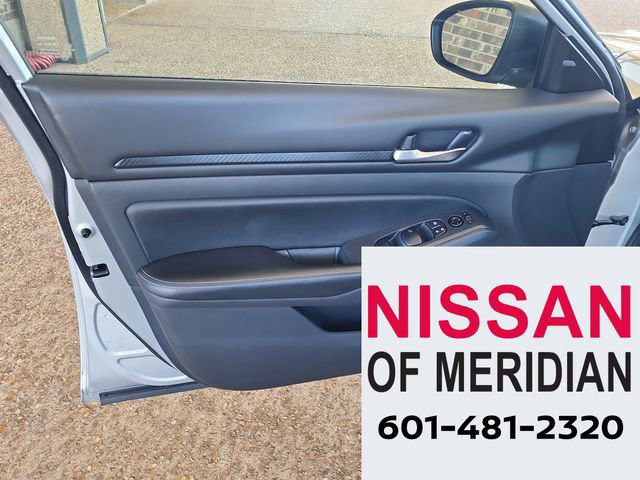 Used 2024 Nissan Altima 2.5 SV image 9