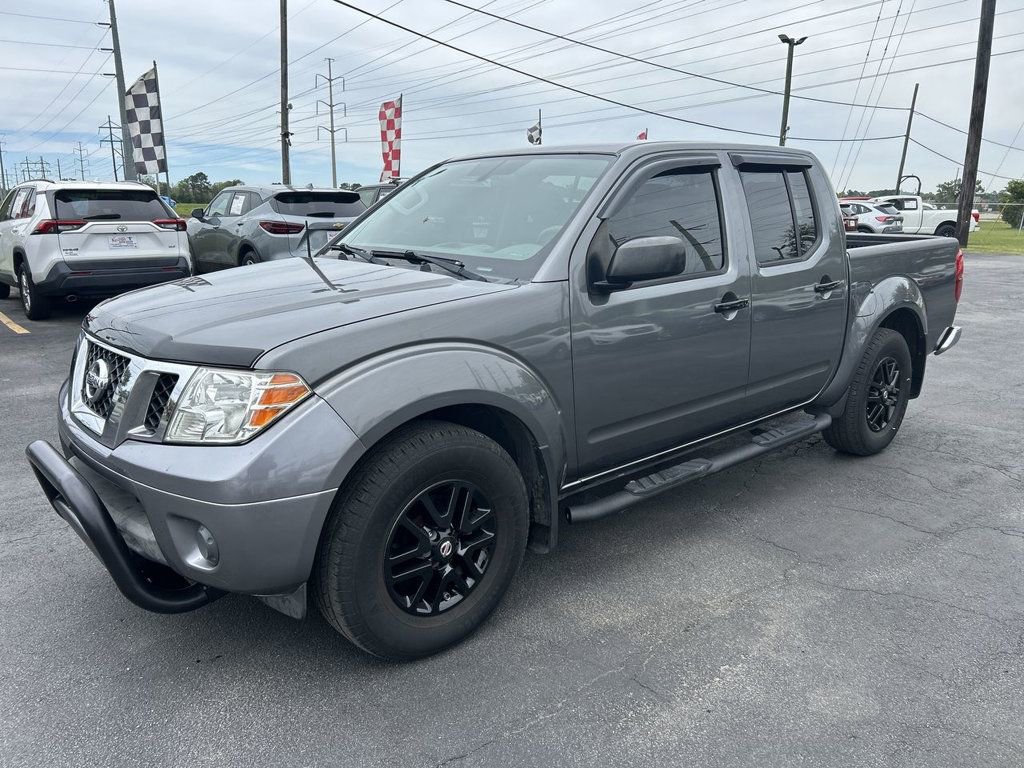 Used 2019 Nissan Frontier SV image 1