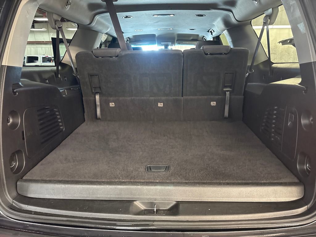 Used 2017 Chevrolet Suburban LS image 28