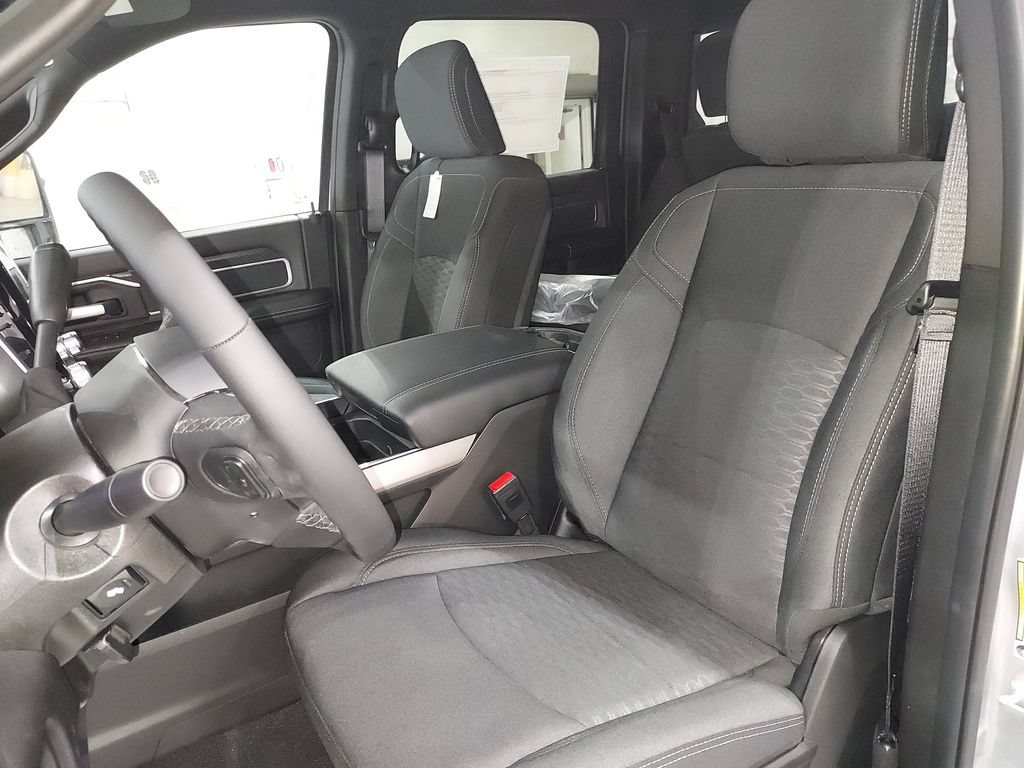 New 2026 RAM 2500 Big Horn AWD/4WD image 17