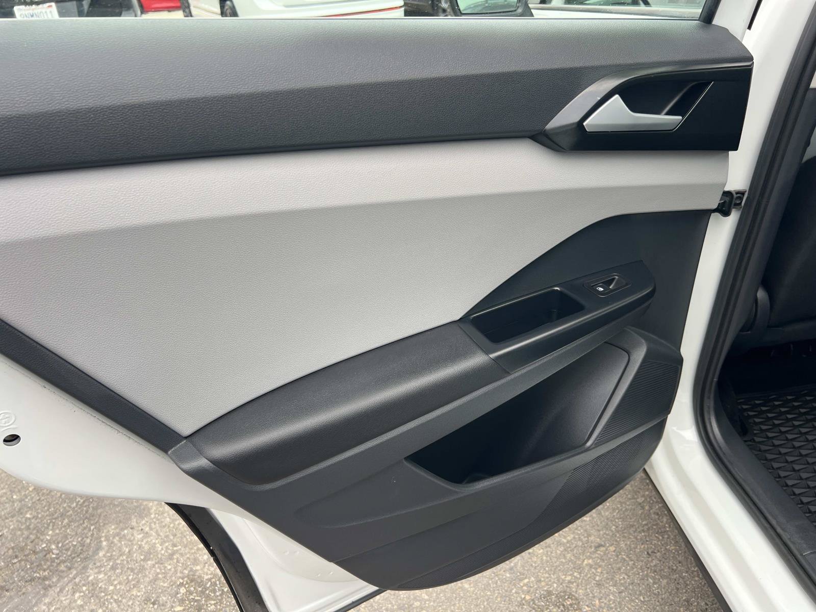 Certified 2023 Volkswagen Taos S FWD image 19