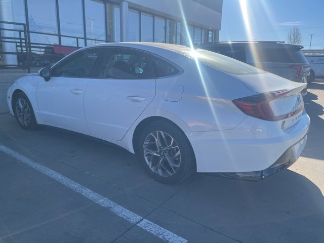 Used 2021 Hyundai Sonata SEL w/ Convenience Package image 3