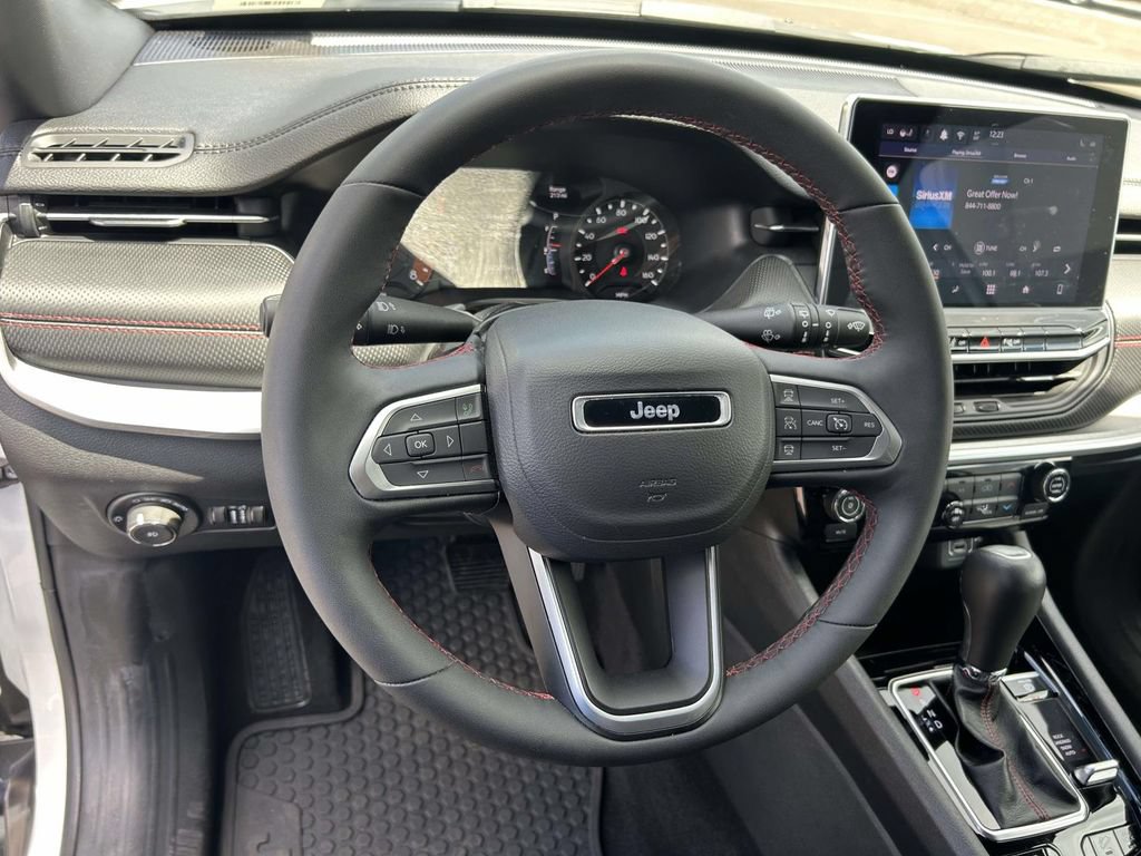 Used 2026 Jeep Compass Trailhawk AWD/4WD image 16