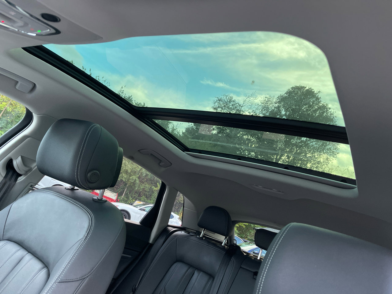 Used 2024 Audi Q8 e-tron Premium Plus w/ Premium Plus Package image 67