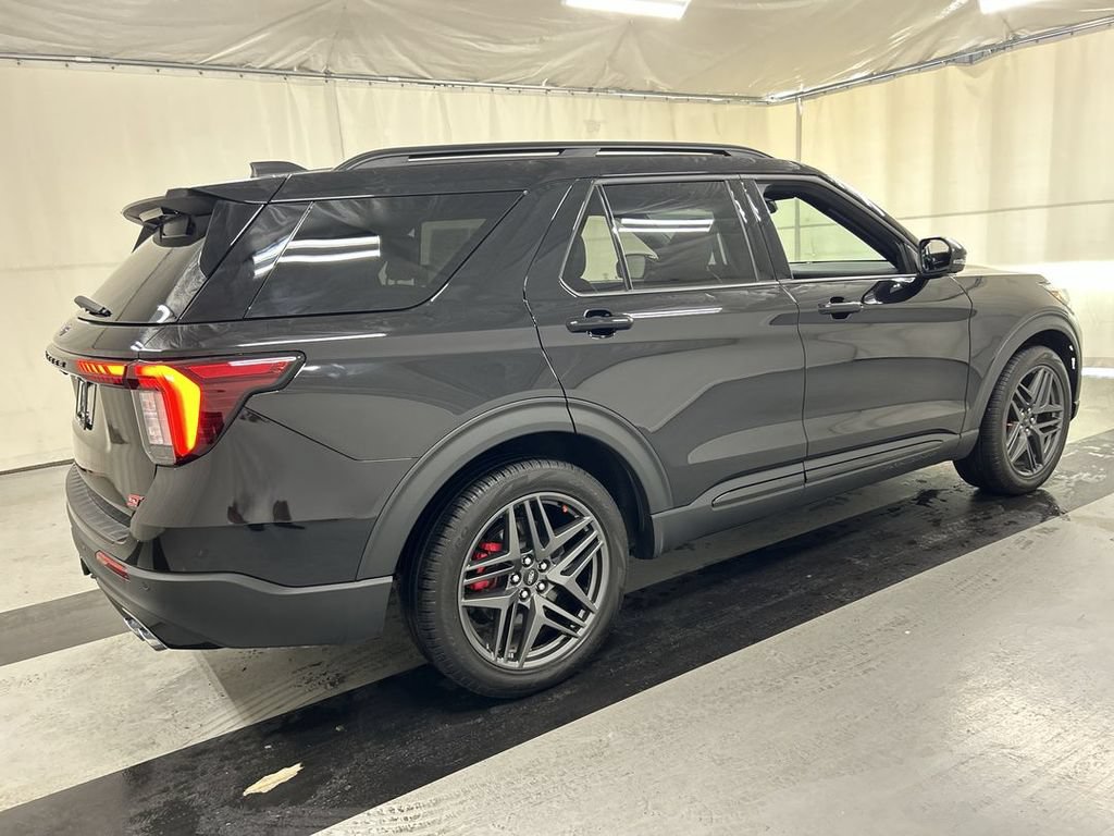 Used 2025 Ford Explorer ST w/ Sun And Sound Package AWD/4WD image 2
