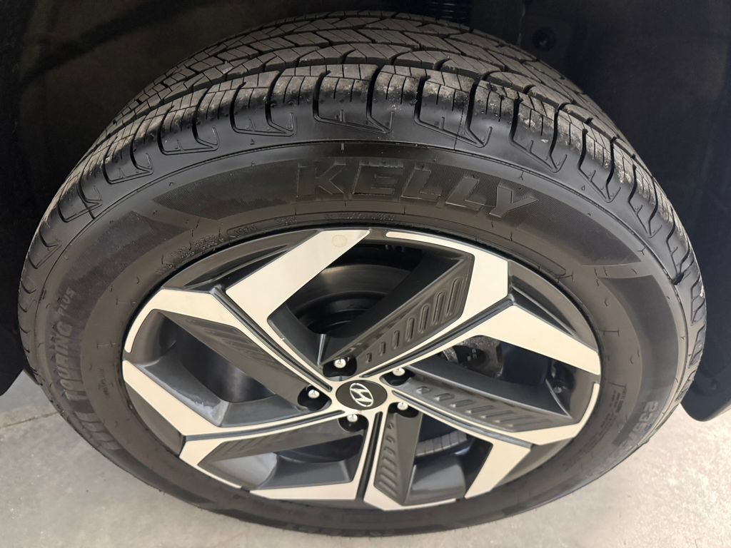 Certified 2023 Hyundai Tucson Limited AWD/4WD image 11