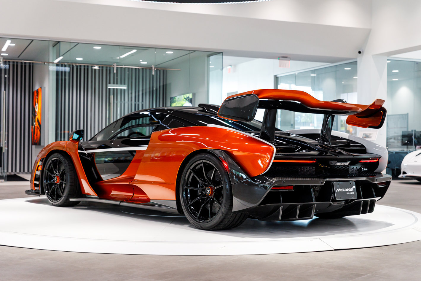 Used 2019 McLaren Senna RWD image 37