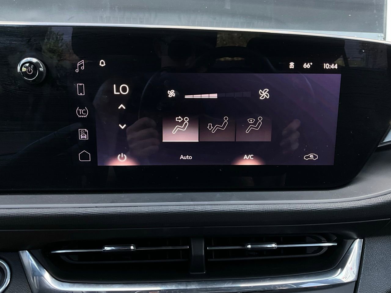 Used 2025 Buick Envista Preferred image 29