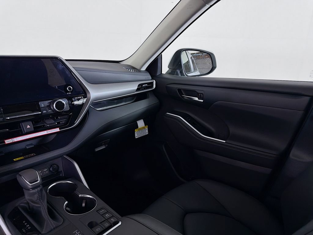 New 2026 Toyota Highlander XLE image 20