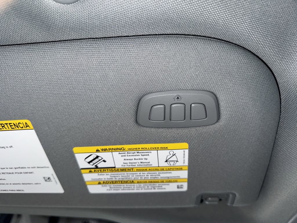 Used 2025 Ford F250 Lariat w/ Chrome Package image 31