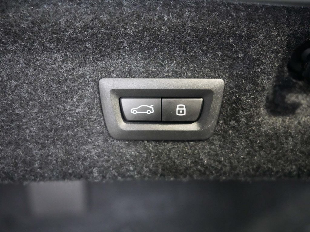 Used 2026 BMW M4 xDrive Competition w/ Parking Assistance Package AWD/4WD image 39