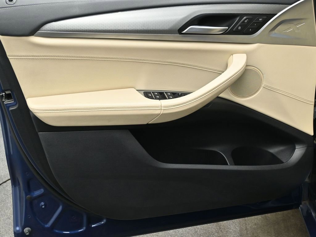 Used 2018 BMW X3 M40i image 10