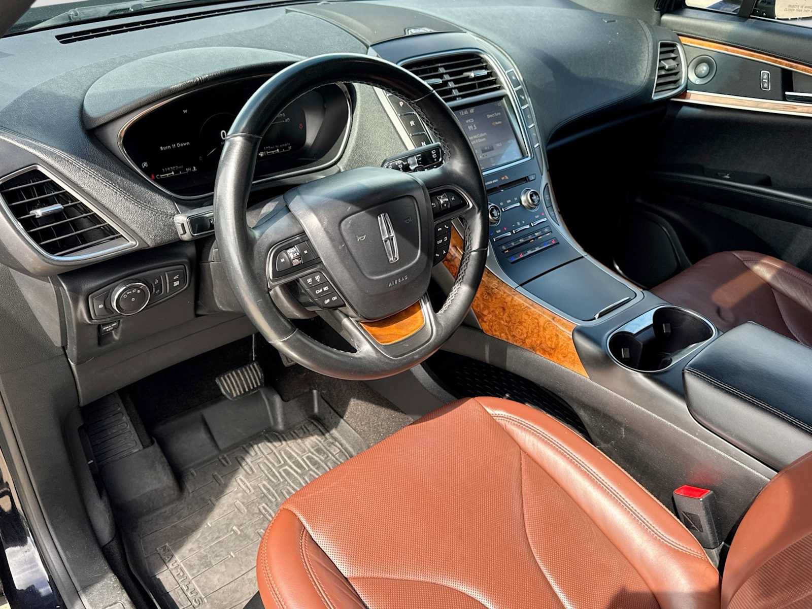 Used 2019 Lincoln Nautilus Reserve AWD/4WD image 2