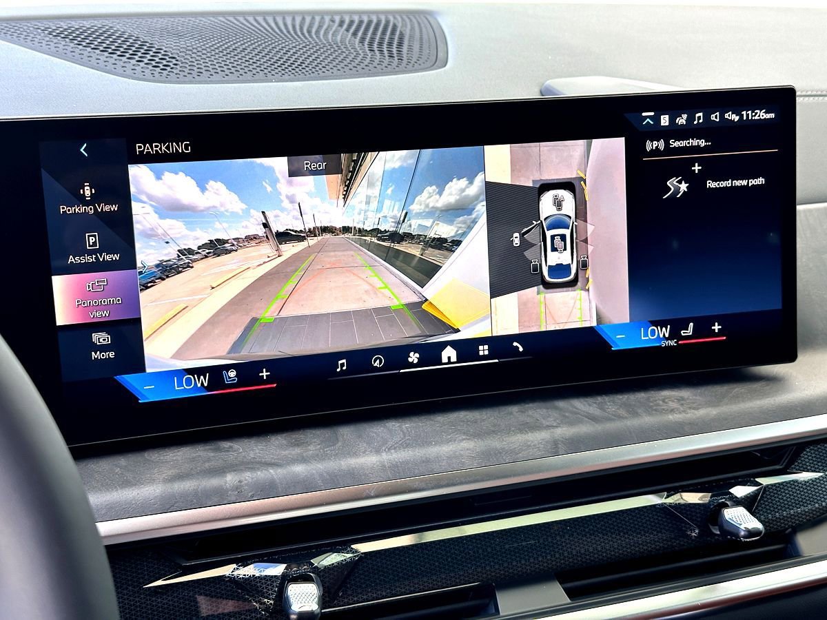 New 2026 BMW X6 xDrive40i w/ Climate Comfort Package image 15