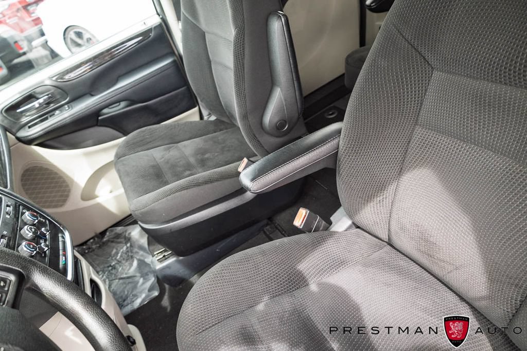 Used 2019 Dodge Grand Caravan SE FWD image 29