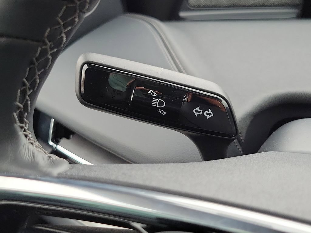 New 2026 Lincoln Navigator Reserve w/ Jet Appearance Package AWD/4WD image 14