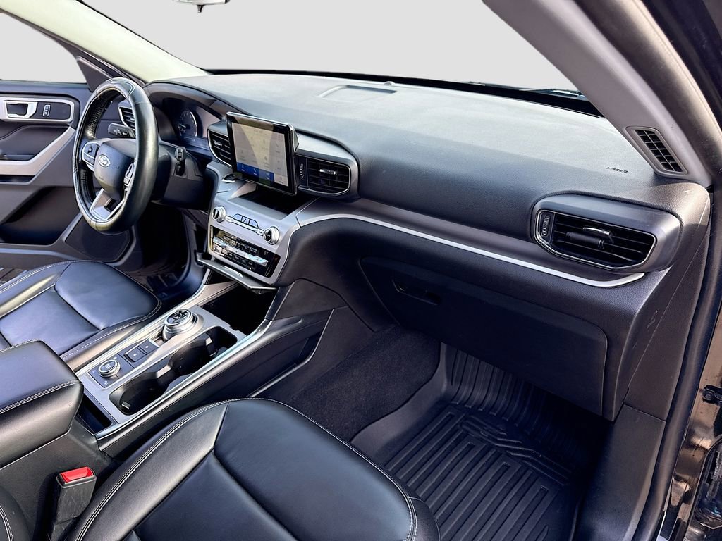 Used 2021 Ford Explorer XLT w/ Equipment Group 202A image 29